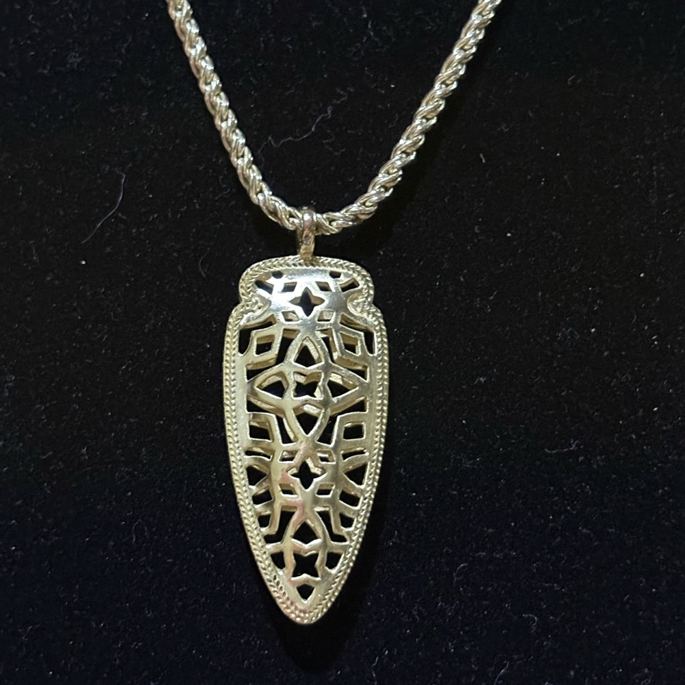 Kendra Scott gold Sadie necklace in gold filigree 20”